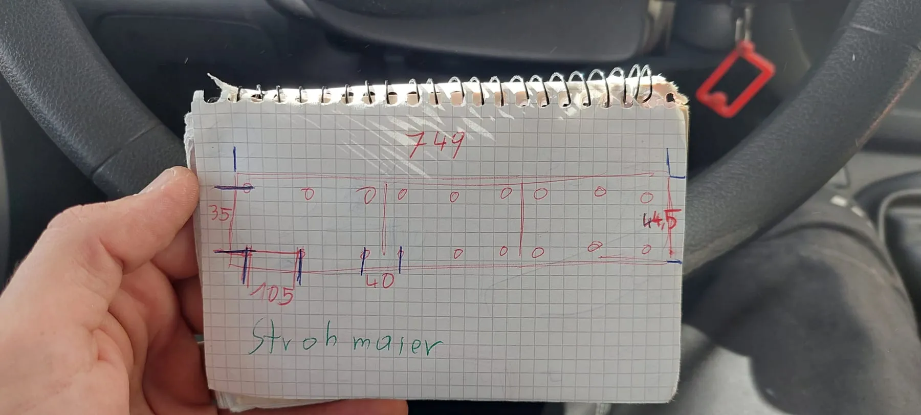 Handskizze beim Aufmaß eines Leuchtkastens