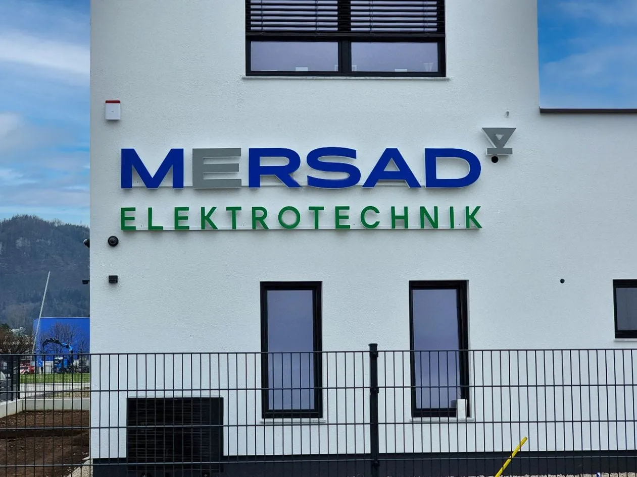 Fertiger Schriftzug MERSAD Elektrotechnik